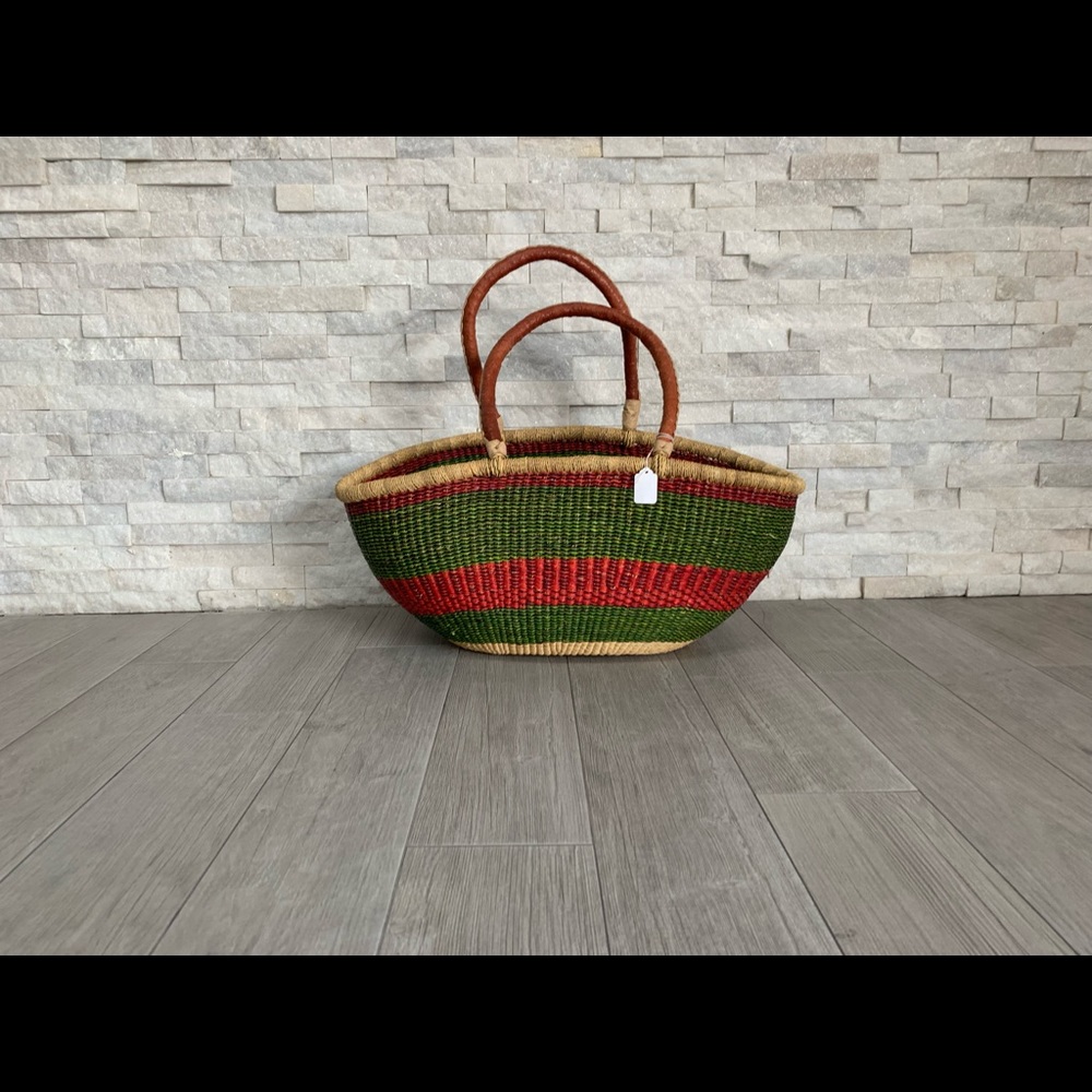 Handmade Straw Baskets - Picture 4 of 6